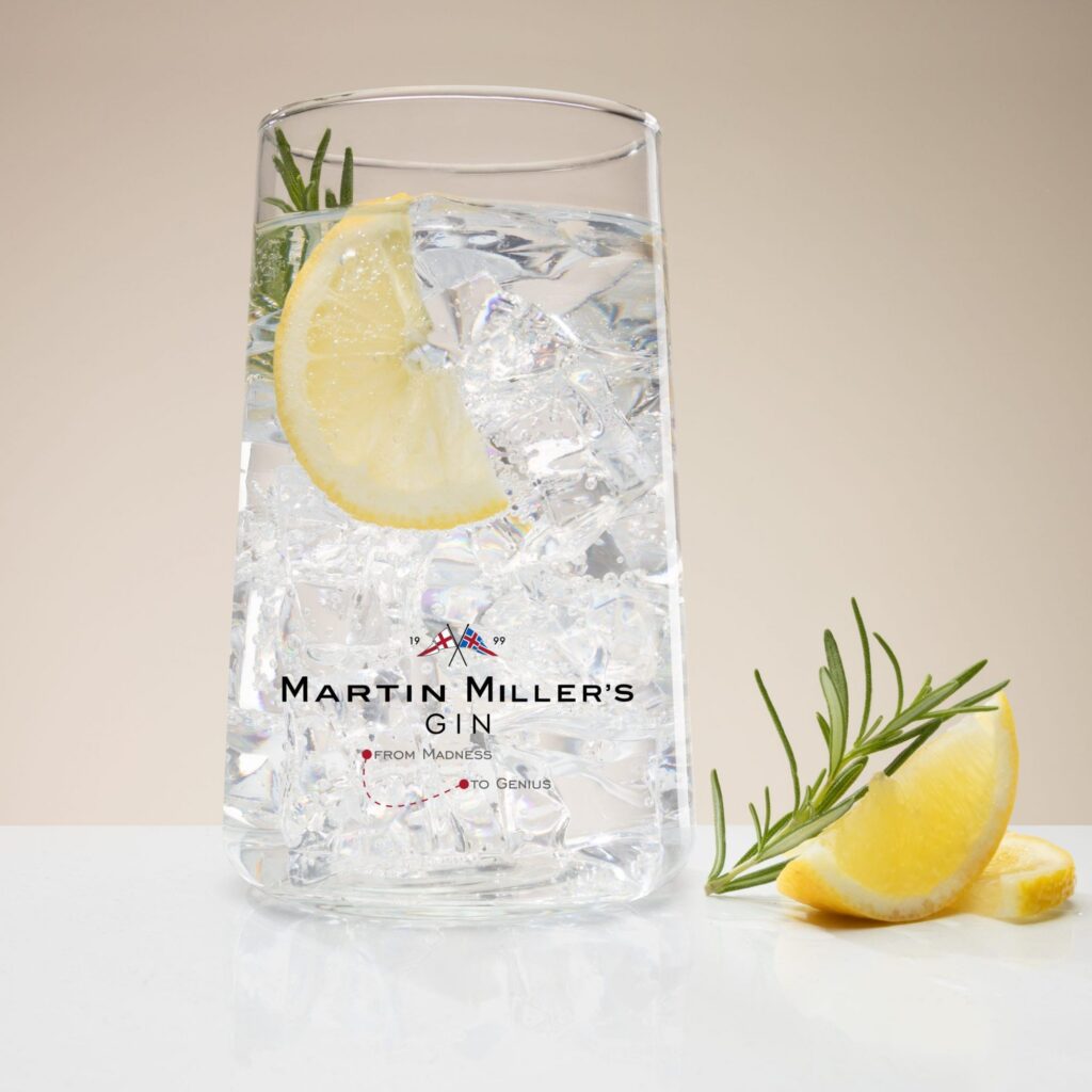 Vaso-Ginebra-Martin-Millers-scaled-e1665672887618