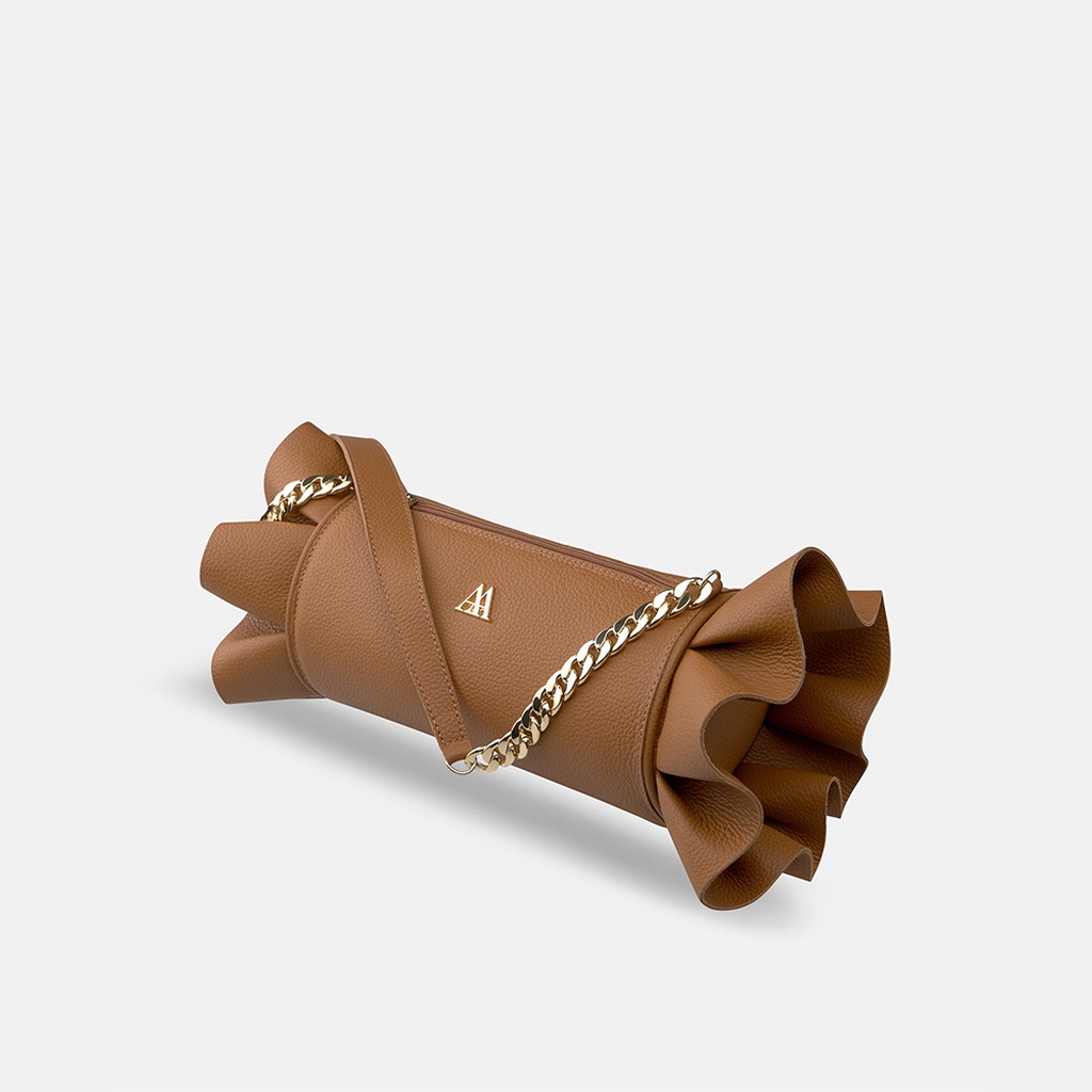 bolso marrón en fotografía de producto para Shopify